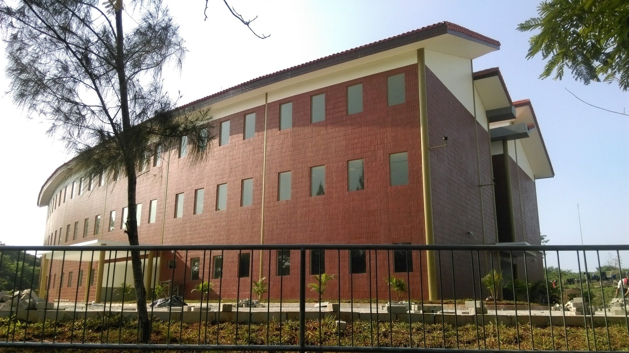 Bangunan sekolah